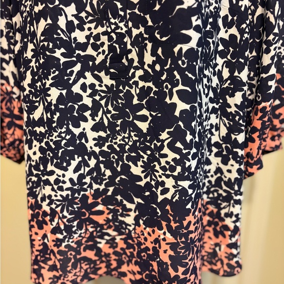 NYDJ Blue/White Boxy Floral 3/4 Sleeve Tunic with Orange Design Bottom, Size: 1X - Picture 5 of 10